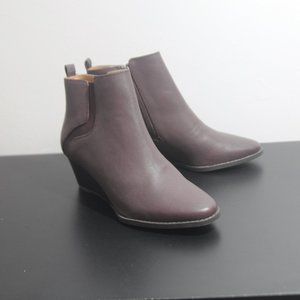 New without tags Franco Sarto booties